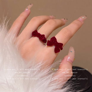 复古红色植绒蝴蝶结戒指女小众设计感甜美可爱闺蜜网红简约食指戒
