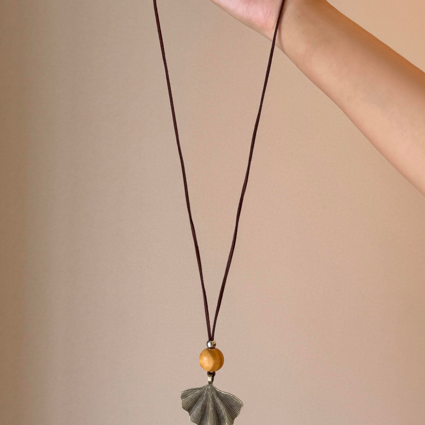 【一叶知秋】复古做旧木珠银杏叶吊坠项链长款棕编绳百搭毛衣链,饰品/流行首饰/时尚饰品新,项链,淘宝优惠券,粉丝福利购,淘宝优惠卷