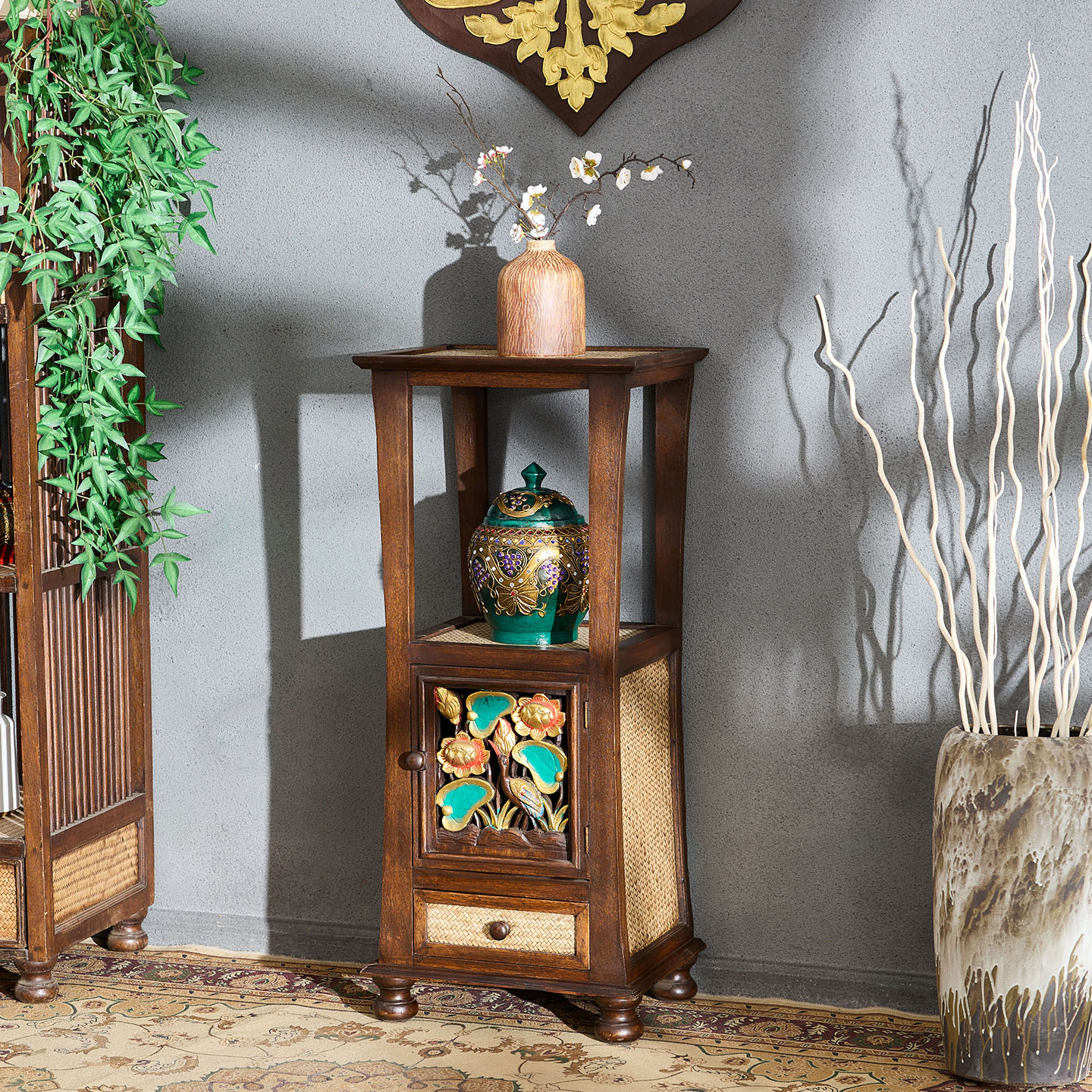 东南亚风实木质雕刻玄关柜竹编装饰隔断门厅柜两门之间柱子花架柜