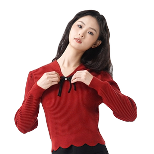 WEWE/唯唯冬季新品女装甜美国风气质小V领套头修身毛衣花边