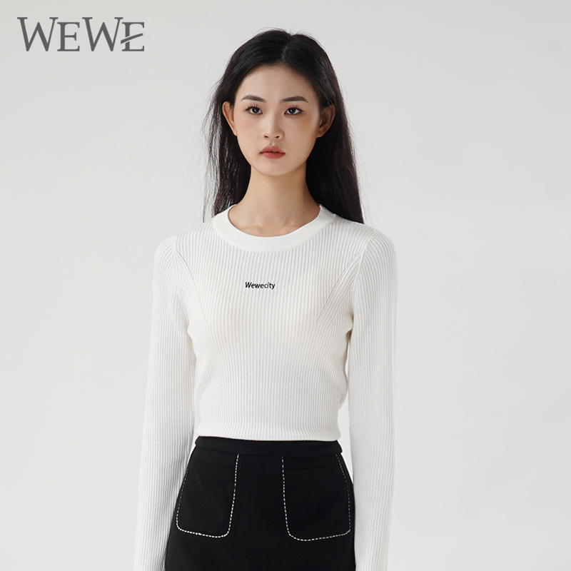 WEWE唯唯套头圆领字母刺绣打底衫