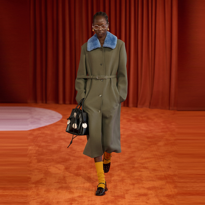 毛呢长大衣外套IIIVIVINIKO