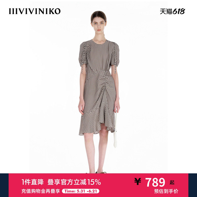 IIIVIVINIKO2025夏新款复古抓褶不对称格纹连衣裙女R520611145D