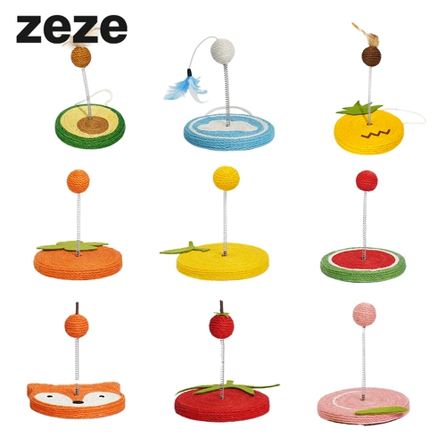 Zeze Cat Toy Kitten играет с самосексуальным фруктовым сисаль