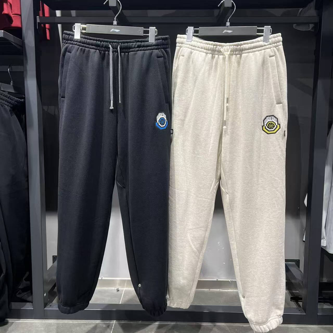 李宁卫裤2025秋冬新款男子反伍系列宽松束脚保暖运动长裤AKLV927