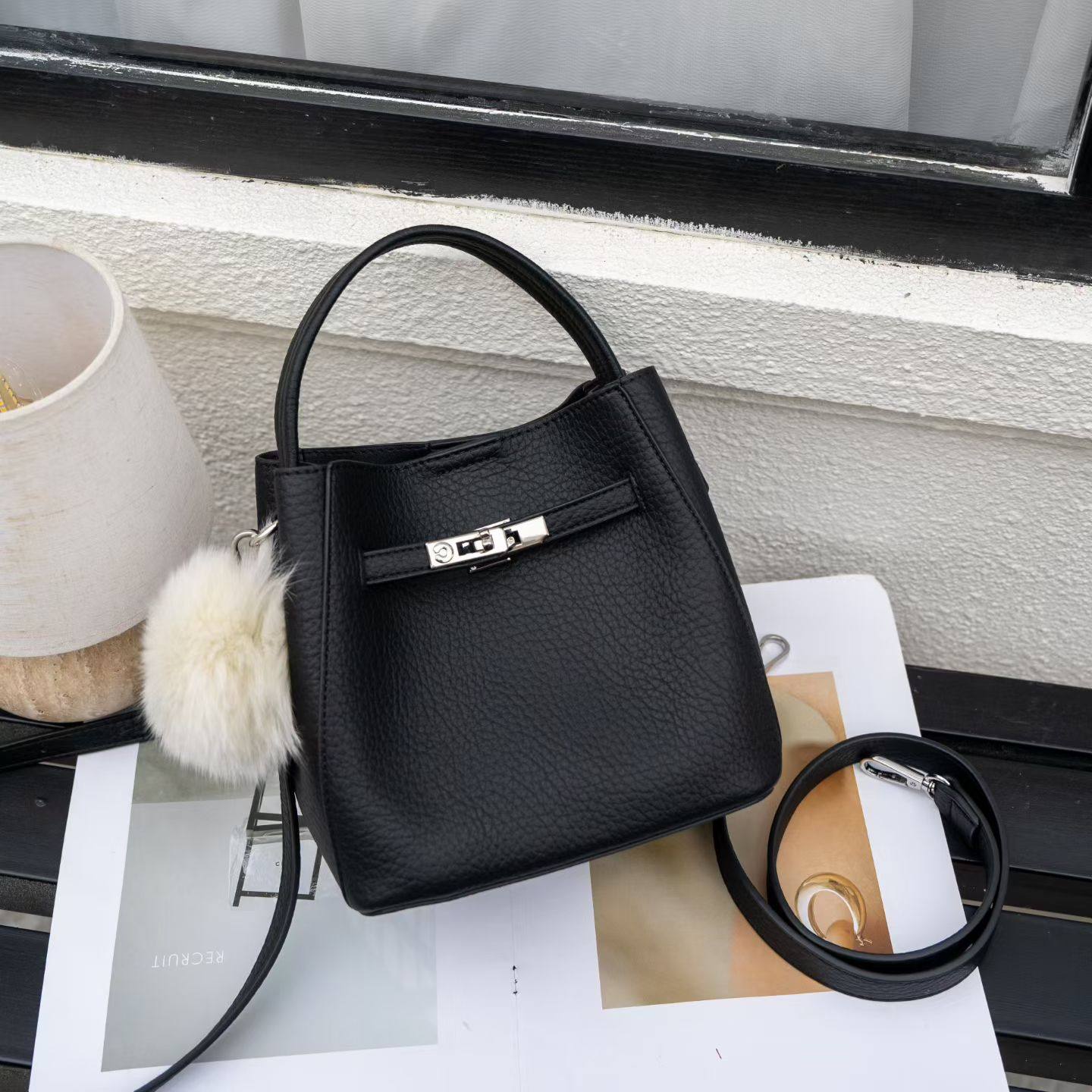 2026新款荔枝纹菜篮子包单肩斜挎腋下包水桶包通勤时尚女包,箱包皮具/热销女包/男包,通用款女包,淘宝优惠券,粉丝福利购,淘宝优惠卷