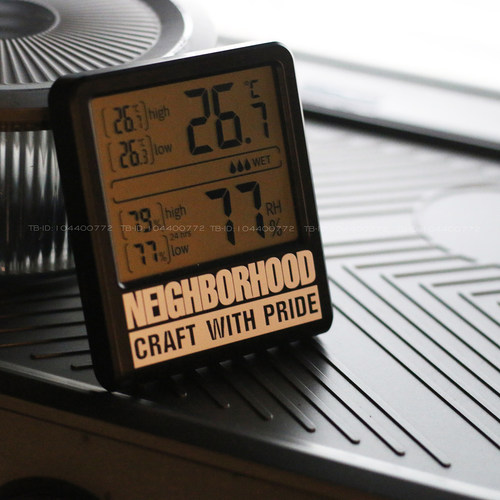 潮牌NBHD新款数显超薄室内多肉电子温度湿度计磁吸带支架3A电大屏