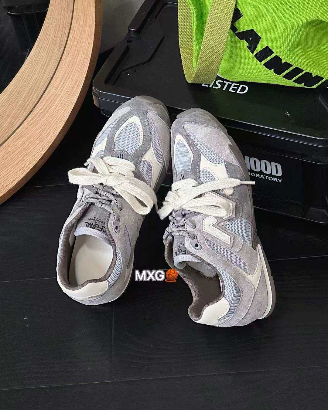 明星谷真皮轻便超软德训鞋女2025复古百搭华夫阿甘系带休闲慢跑鞋