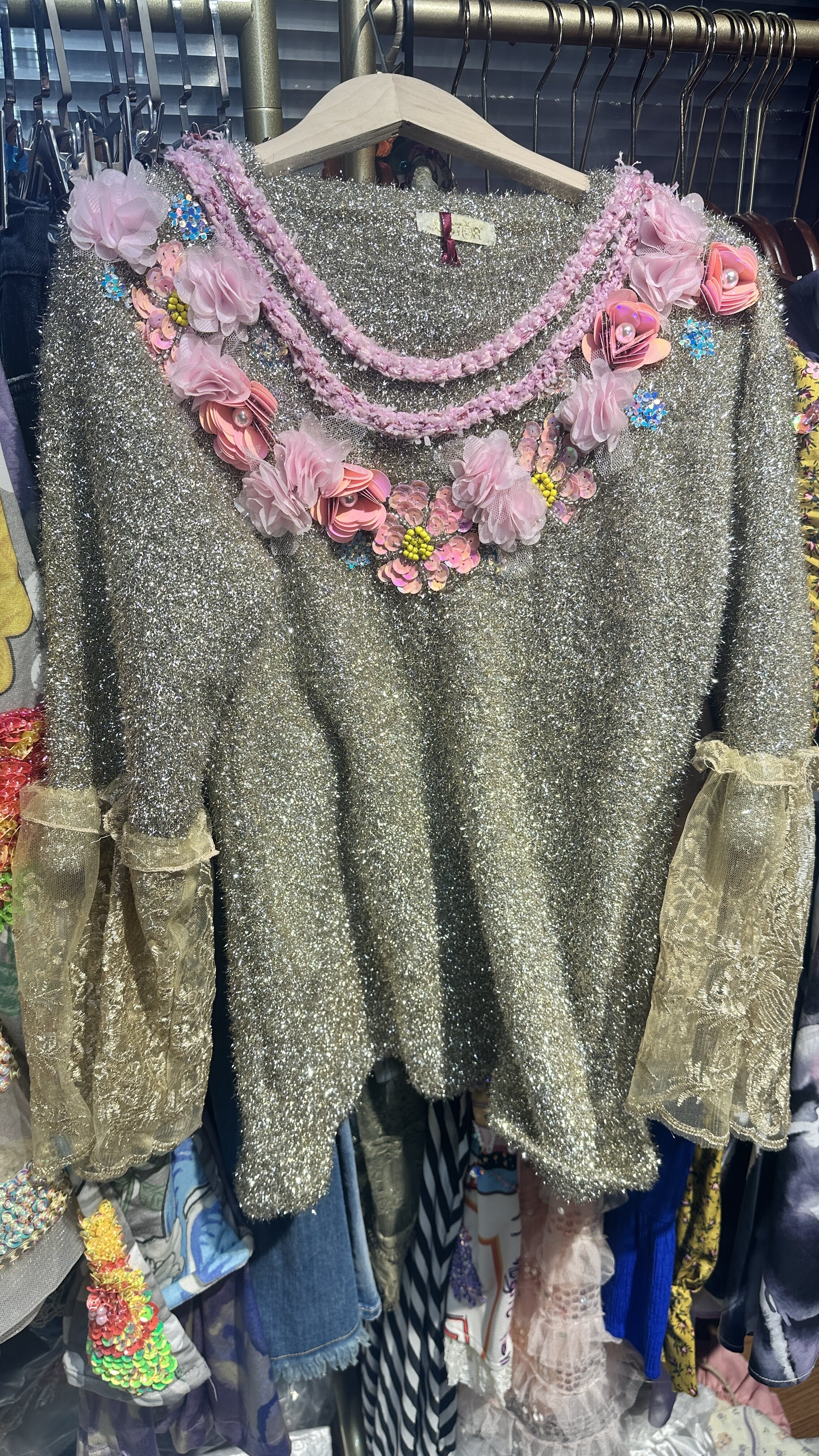 意大利冬季新品立体花朵蕾丝花边金线重工毛衣
