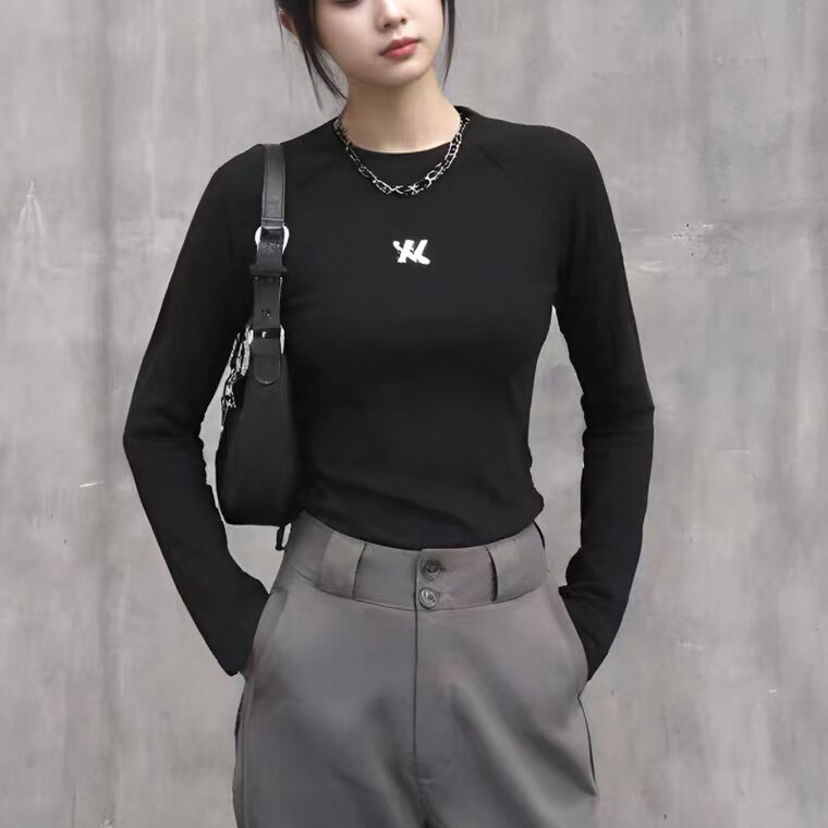 秋款长袖女简单显瘦好搭配