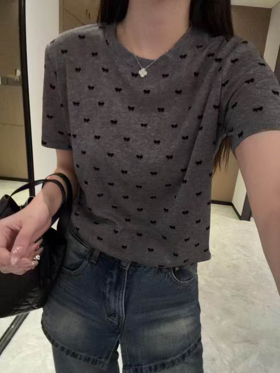 灰色小蝴蝶结圆领短袖T恤女春夏新款休闲洋气百搭2026韩版打底衫