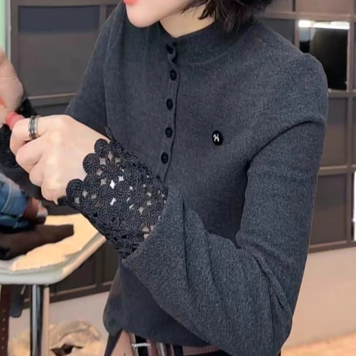 气质打底衫双面德绒秋冬新款设计感半高领纽扣设计减龄内搭上衣女