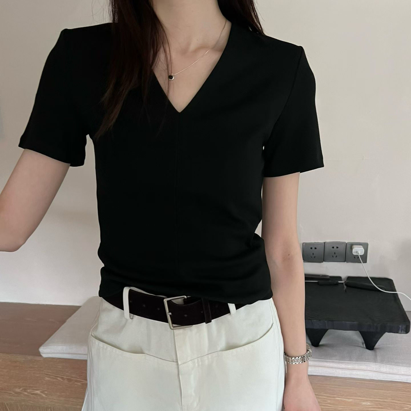 韩系v领短袖棉质T恤女2026春夏新款修身内搭时尚显瘦打底衫上衣潮