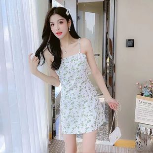 连衣裙 碎花吊带裙夏甜美收腰显瘦小清新150小个子女露背短裙新款