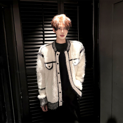 白色小香风毛绒开衫外套男