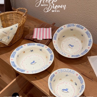 云边小骑年限手捏反口盘米饭碗