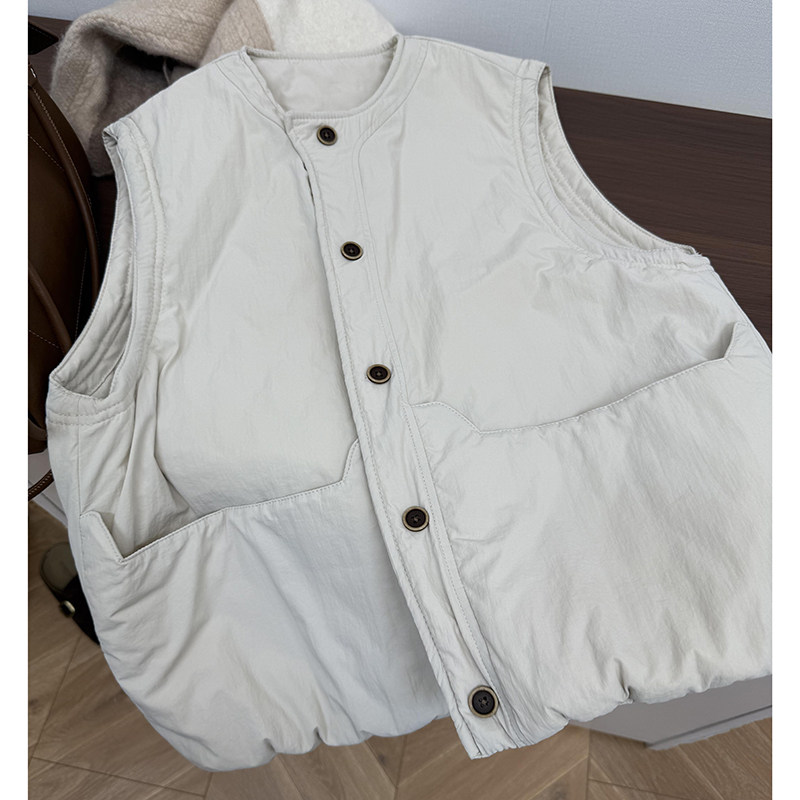现货】白色圆领单排扣双口袋马甲背心女冬季叠穿宽松保暖坎肩外套,女装/女士精品,常规大码外套,淘宝优惠券,粉丝福利购,淘宝优惠卷