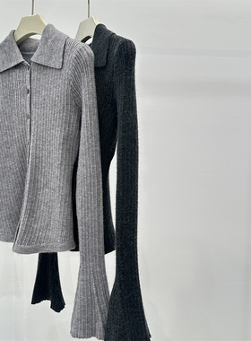 浅灰色翻领单排扣喇叭袖高弹针织开衫女冬季修身打底软糯长袖毛衣