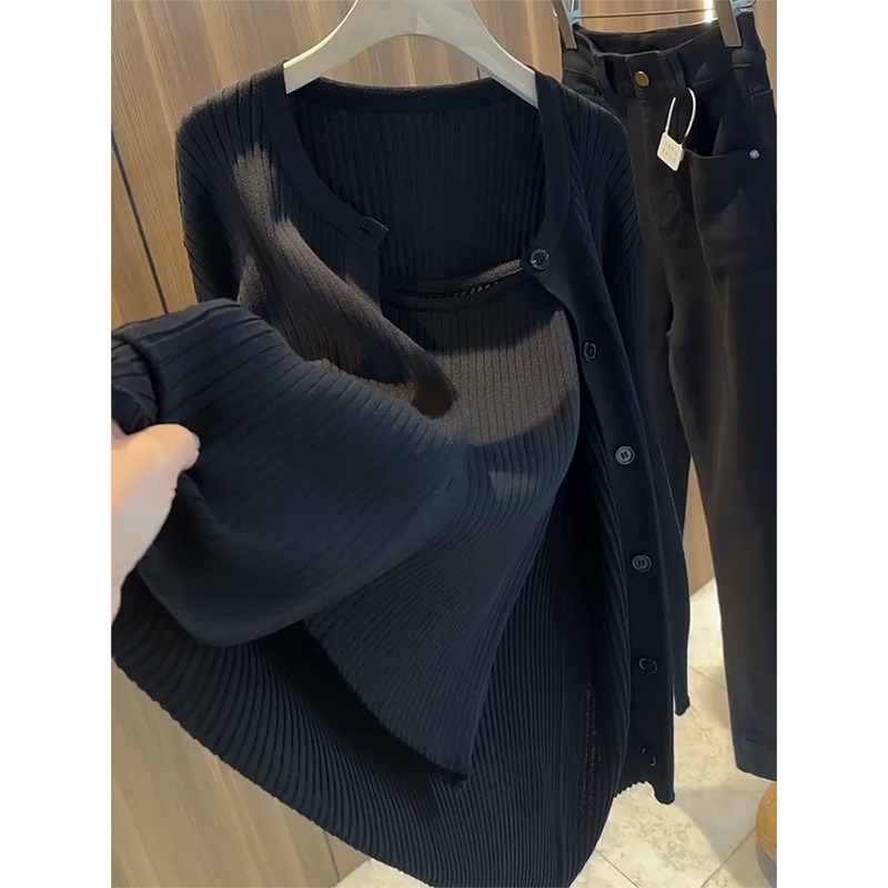 【现货】爆火の款巨显瘦！春季新款长袖两件套吊带背心+针织开衫