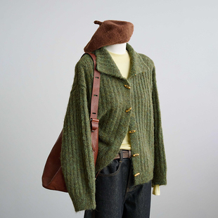 复古宽松别致毛衣外套 新款 森系绿色翻领牛角扣软糯针织开衫 女冬季