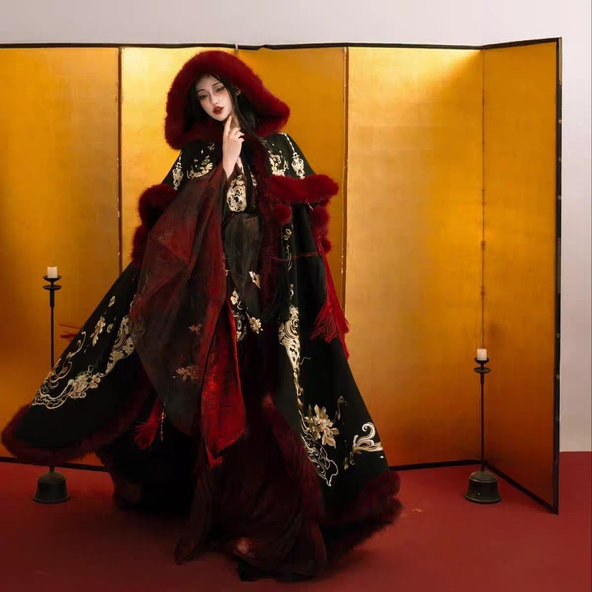 清欢纪2025秋冬季新款重工刺绣遇龙汉服带帽斗篷