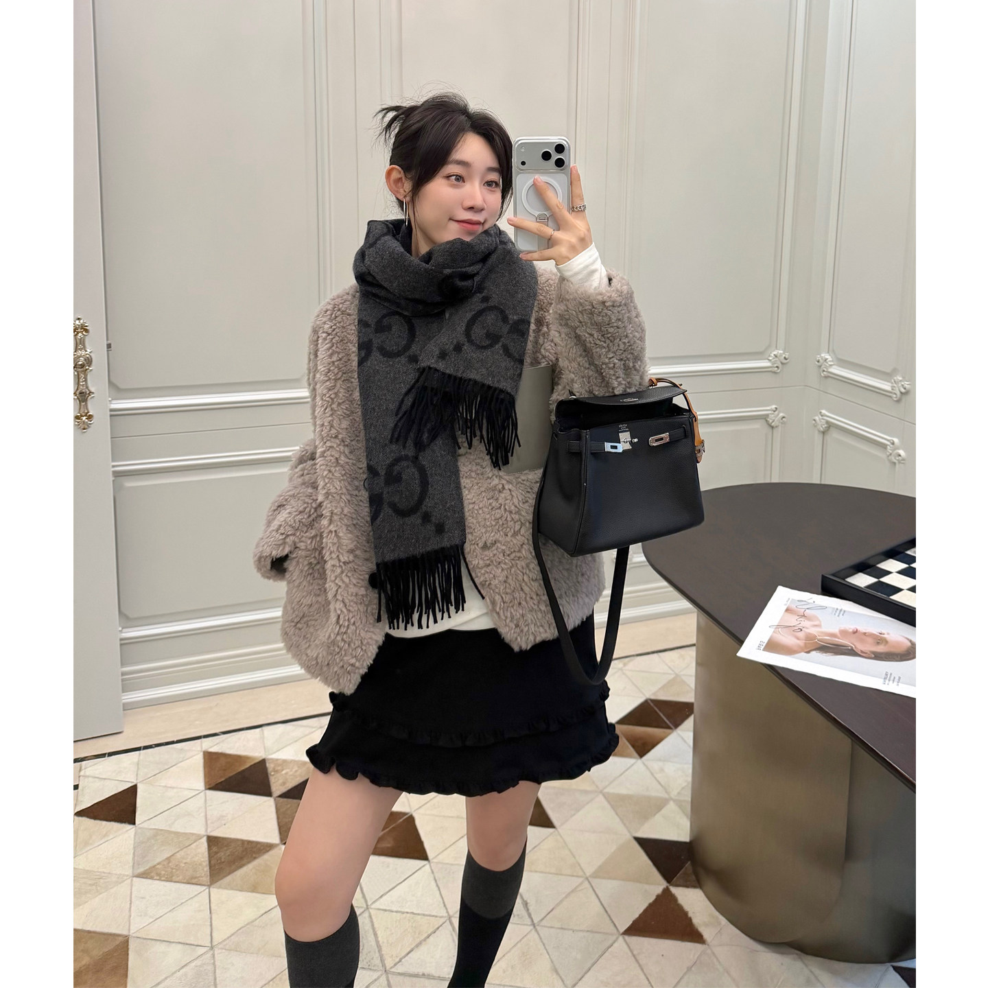 LeoMami高级孕妇装秋冬拼皮羊羔毛外套时尚气质宽松厚实保暖皮草