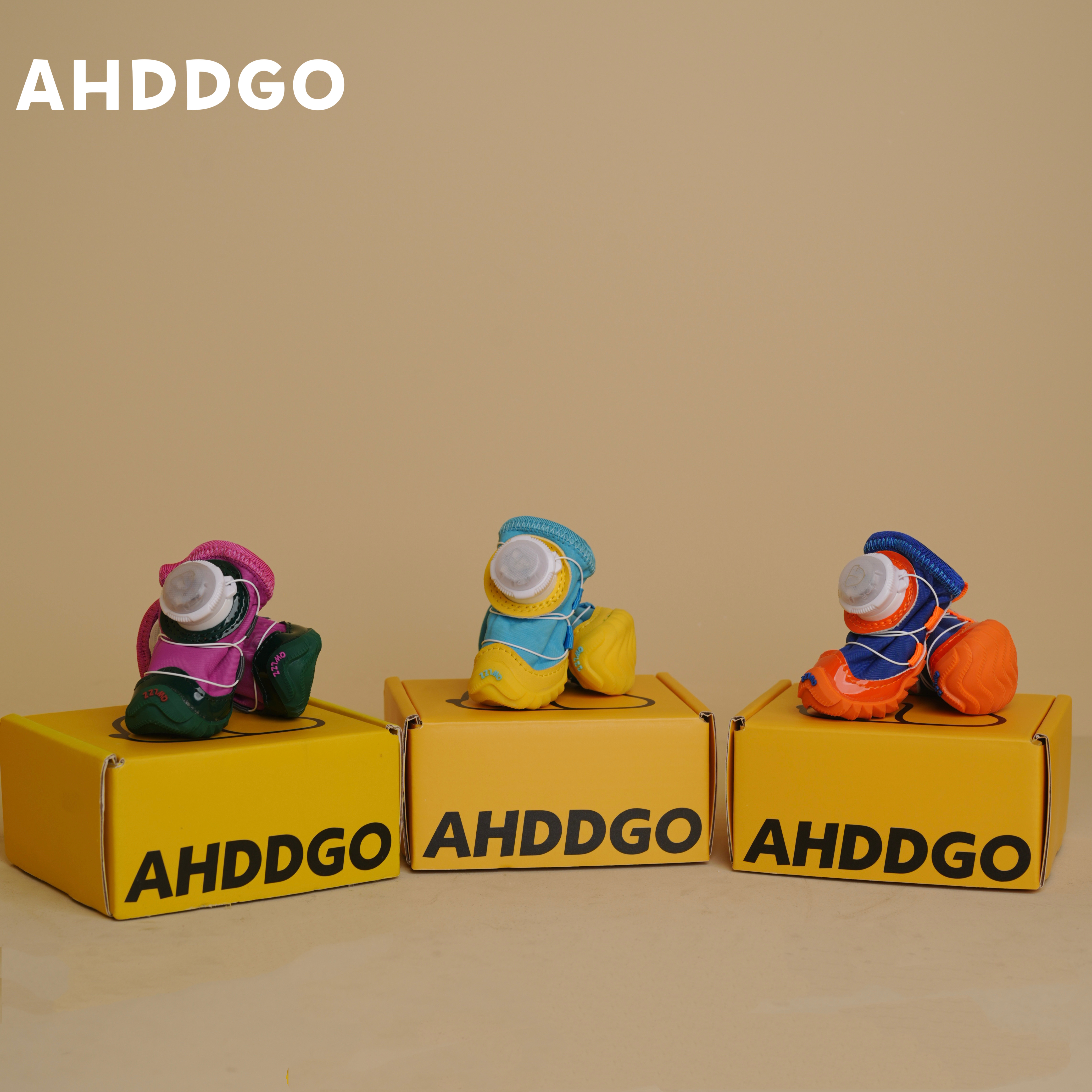 加绒带灯狗狗鞋子冬季保暖软底雪纳瑞比熊泰迪柴犬西高地宠物鞋子