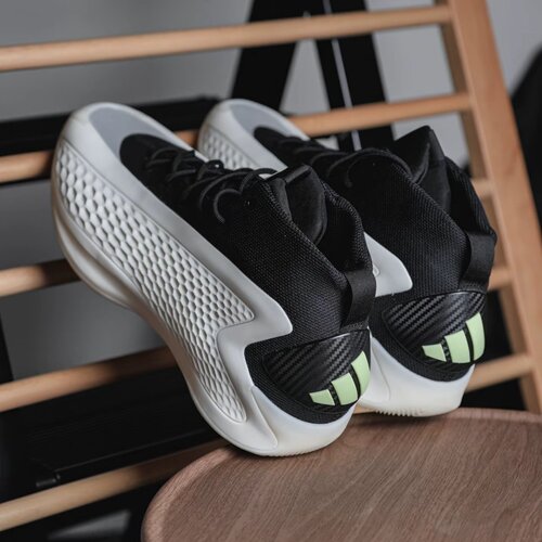 Adidas减震耐磨低帮实战篮球鞋