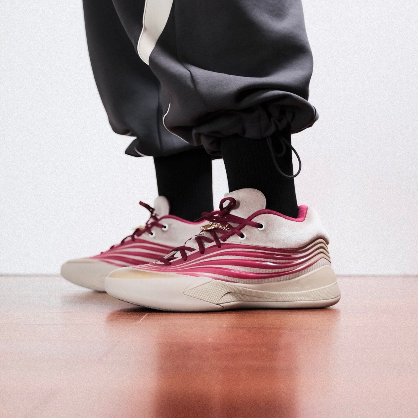 adidas利拉德10代篮球鞋图片