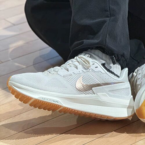 Nike舒适运动防滑跑步鞋