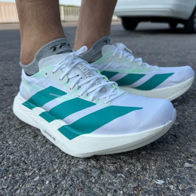 adidas防滑耐磨休闲跑步鞋