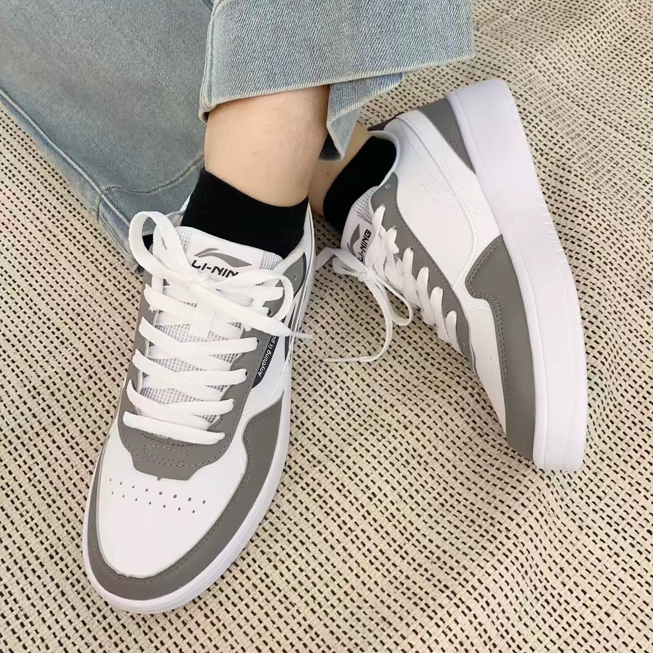 LiNing李宁防滑耐磨小白鞋
