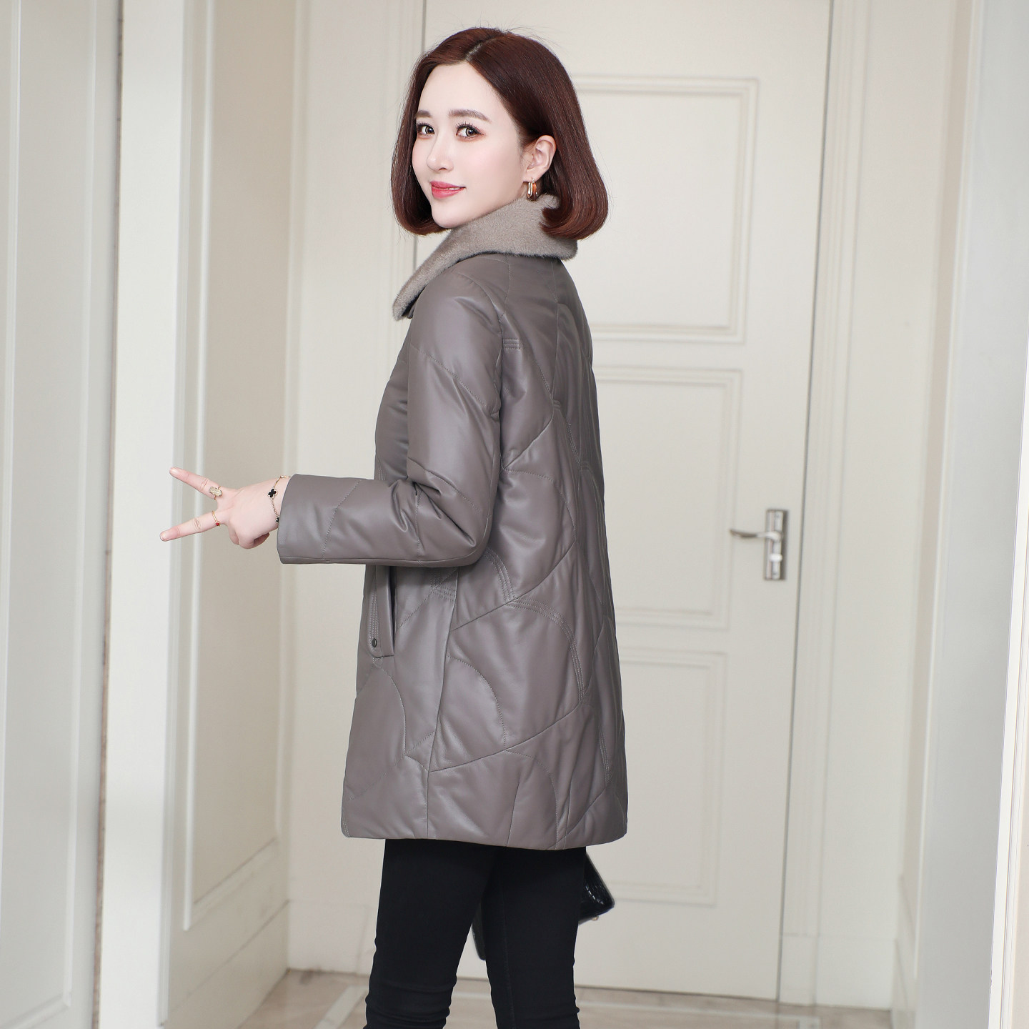 真皮羽绒服女绵羊皮2025新款冬水貂领可拆卸海宁真皮皮衣外套中长,女装/女士精品,皮衣,淘宝优惠券,粉丝福利购,淘宝优惠卷