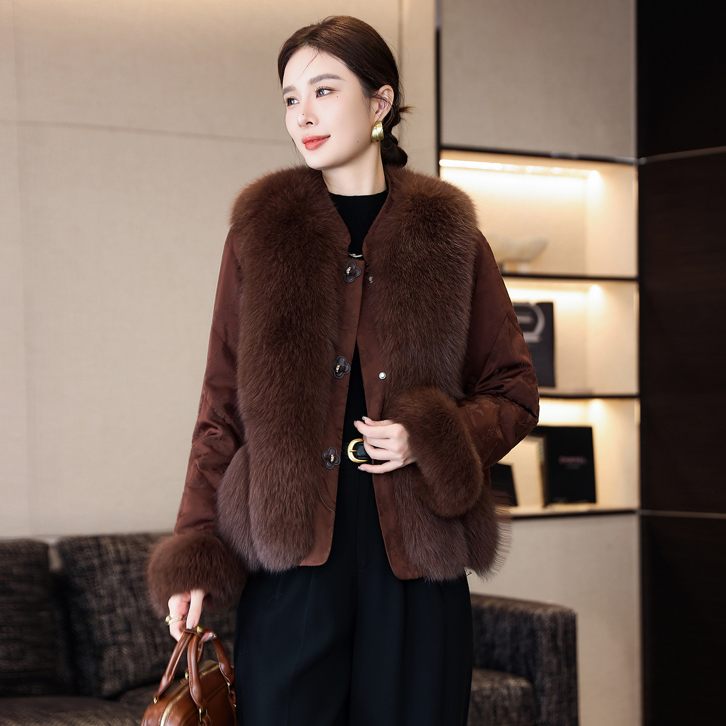 海宁高端白鹅绒女短款2025新款冬洋气狐狸毛领羽绒服妈妈皮草外套