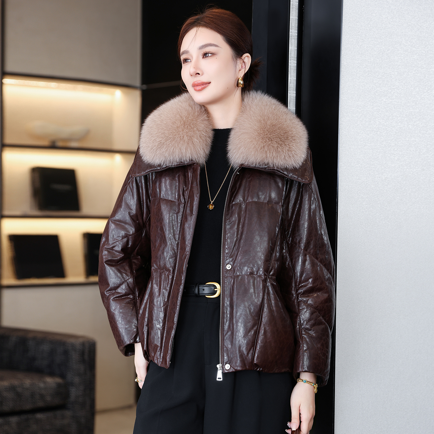 真皮鹅绒羽绒服皮衣女狐狸毛领