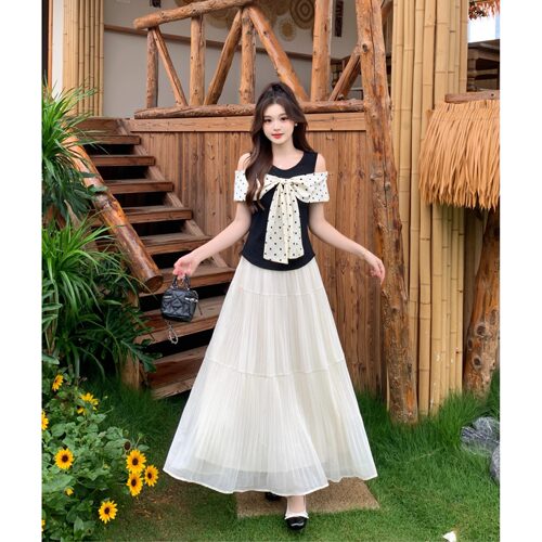 小吉家大码女装夏季波点蝴蝶结拼接黑色露肩短袖T恤半身裙两件套