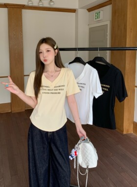 小吉家大码女装夏季新款胖mm字母印花V领短袖T恤收腰显瘦正肩上衣