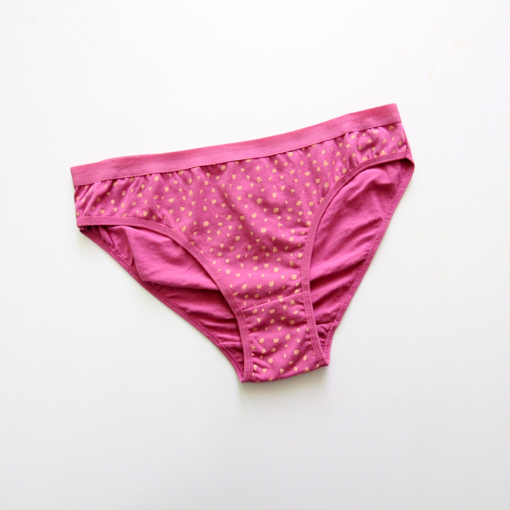 微瑕疵女士棉质内裤舒适透气斑点三角裤女生甜美中低腰玫红色短裤,女士内衣/男士内衣/家居服,女三角裤,淘宝优惠券,粉丝福利购,淘宝优惠卷