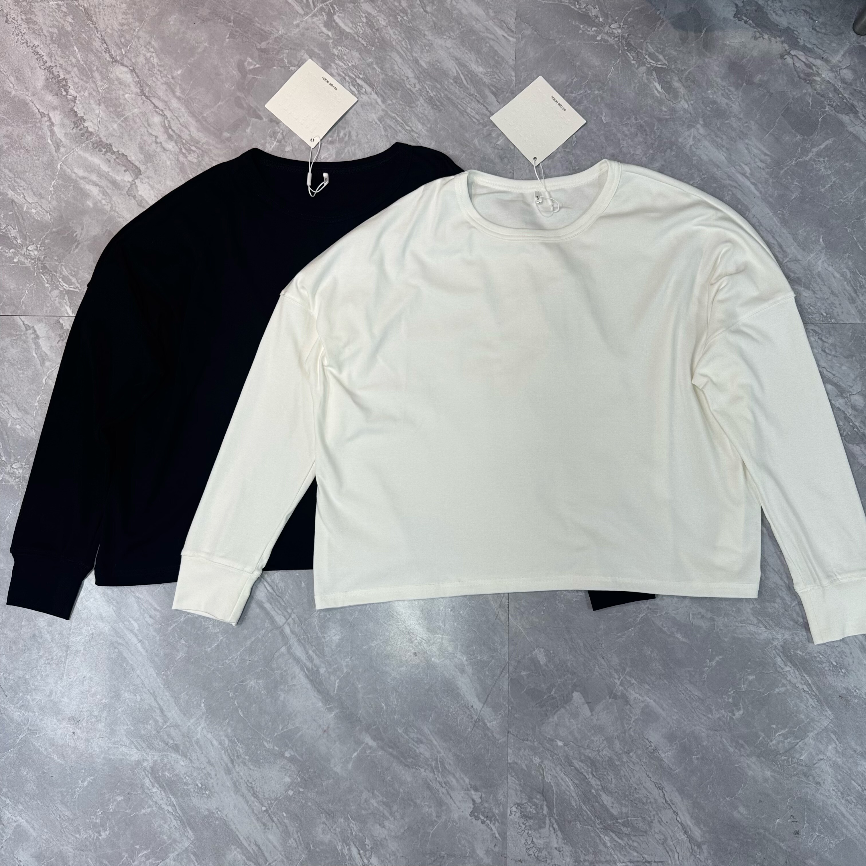 11.7m洋 白云长袖T恤 爽棉螺纹长袖磨毛万能打底衫