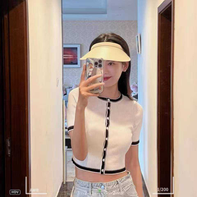 9.1 U家 女装撞色条纹肌理感短袖针织开衫