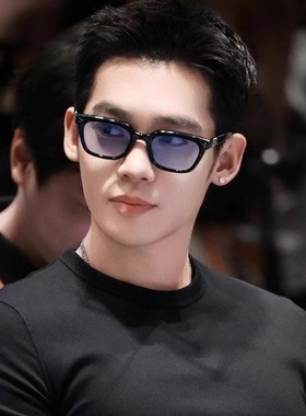 浅色墨镜女高级感2025新款秦霄贤于适同款蓝色太阳镜男女同款眼镜