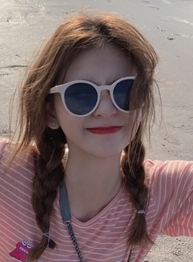 韩版潮复古少女白色框INS街拍