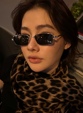 2025新款时尚复古方形简约男港风窄框墨镜女欧美风高级感太阳镜