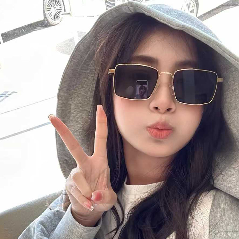 2026新款欧美麻花茶色太阳镜女高级感防紫外线街拍方圆脸显瘦墨镜