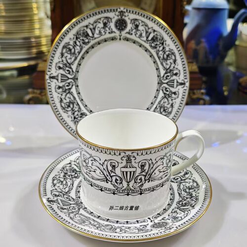 英国Royal Worcester皇家伍斯特鎏金骨瓷洛可可卷草纹三件套轻奢
