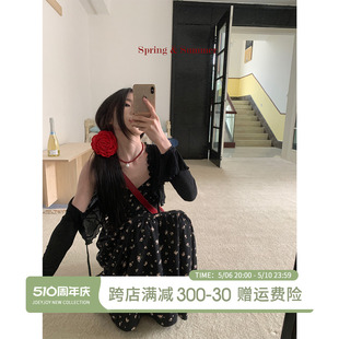 碎花连衣裙女新款 夏季 酒一自制 性感黑色吊带裙海边度假长裙子