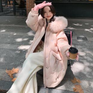 2026新款胖妹妹300斤天鹅刺绣中长款加肥加大码孕妇羽绒服女2440