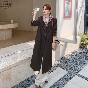 咖色v领丝巾西装外套女2025秋季新款高级感复古收腰中长款大衣潮图片