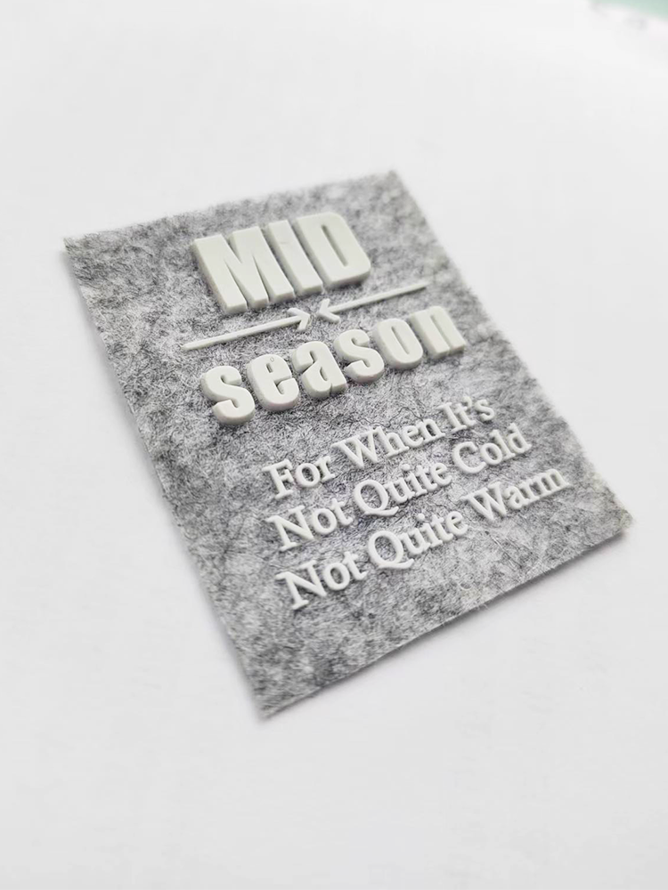 超纤皮料硅胶标 滴胶植胶工厂加工定制订做 魔术贴毛面压字印花