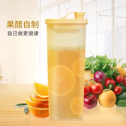 特百惠 纤巧壶保鲜耐热冷水壶塑料冷水壶酵素饮料大容量2L带滤隔